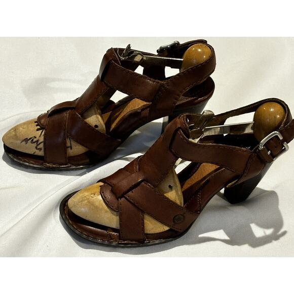 Børn Shoes - Born Chenille Tamarind Brown Soft Saddle Leather low Heel Sandals Sz 7 capsule